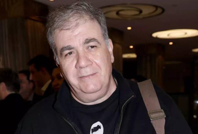 Δημήτρης Σταρόβας: Η πρώτη βραδινή έξοδος μετά τη σοβαρή περιπέτεια της υγείας του